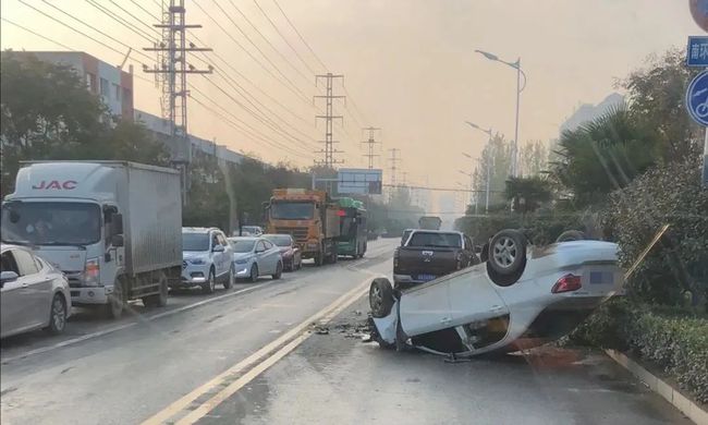 邓州车祸事件最新报道，深度解析事故原因及其影响